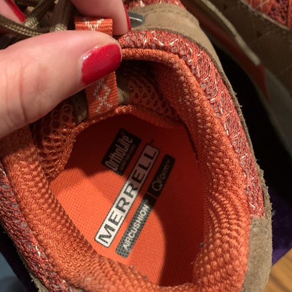 Merrell UNWORN trail running shoes w/ Vibram soles - Picture 6 of 7